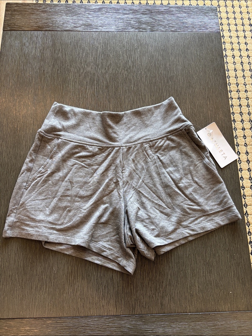 Athleta Coaster Luxe High Rise 4 1/2" Shortie Medium Gray Heather Size Med NWT